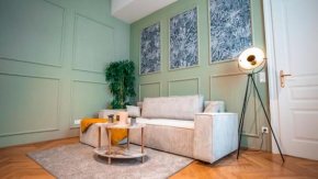 Neu! Erstklassiges Apartment in Schloss Nähe